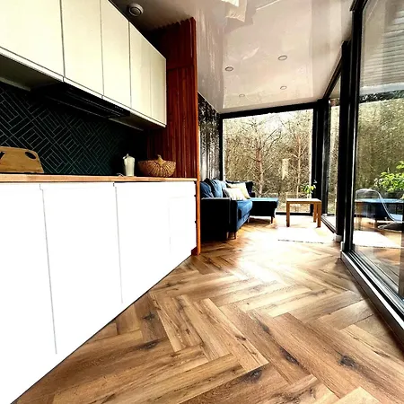 Przeszklony Tiny House W Lesie Apartment Tomczyn Exterior photo