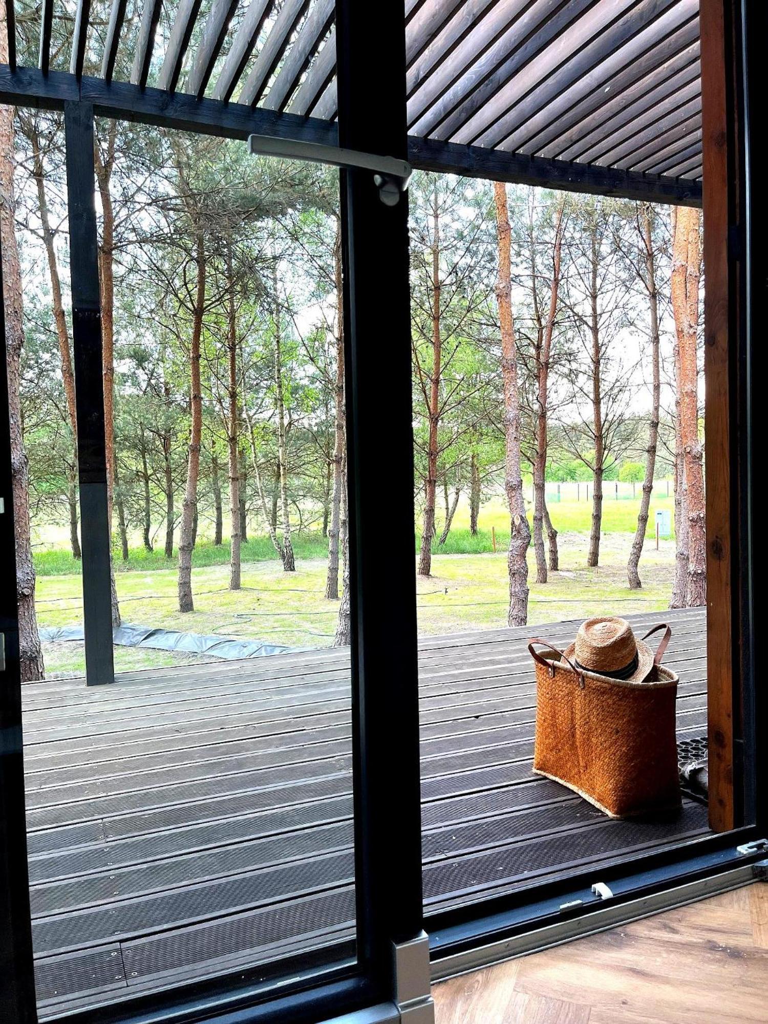 Przeszklony Tiny House W Lesie Apartment