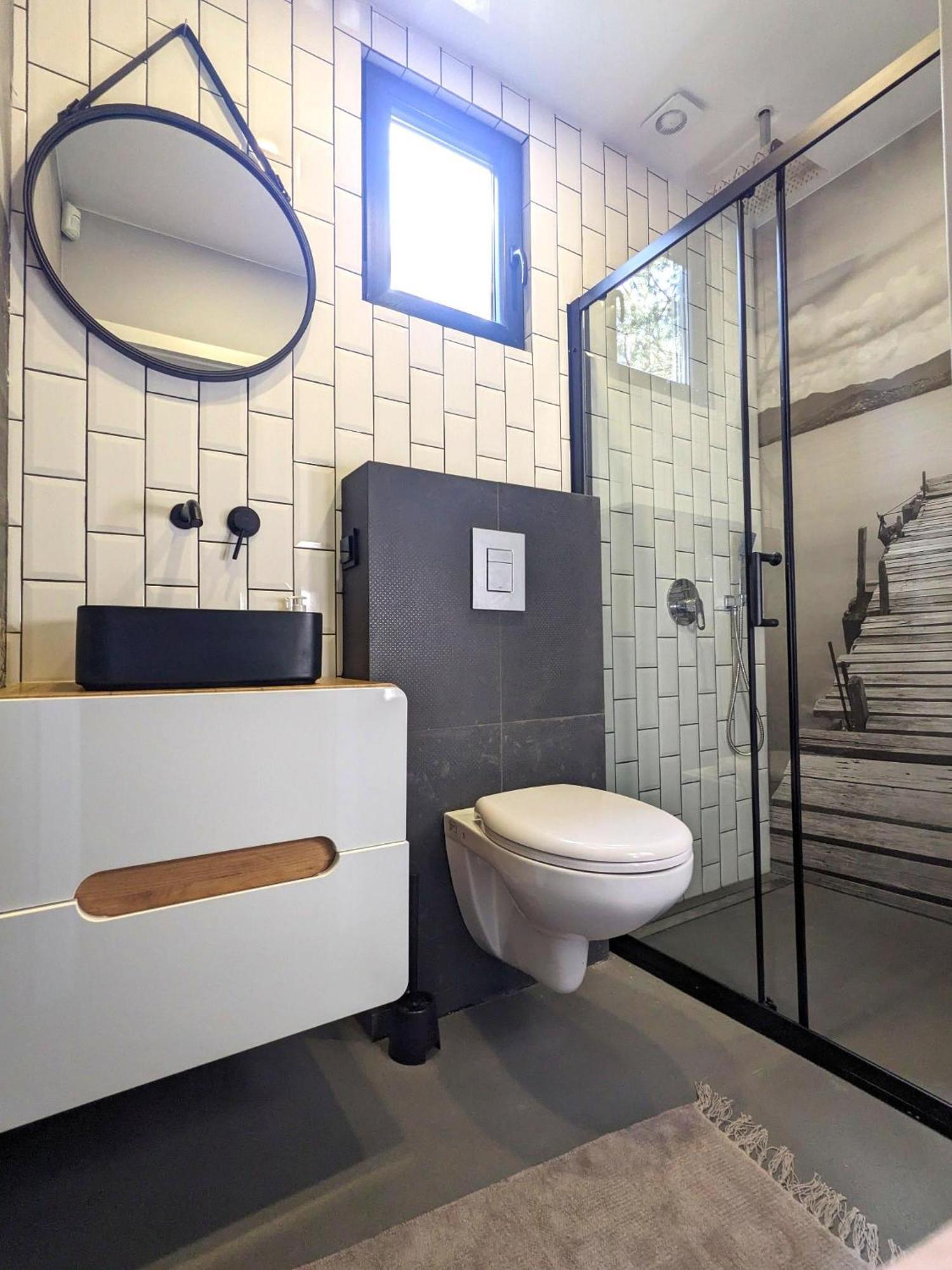 Apartment Przeszklony Tiny House W Lesie